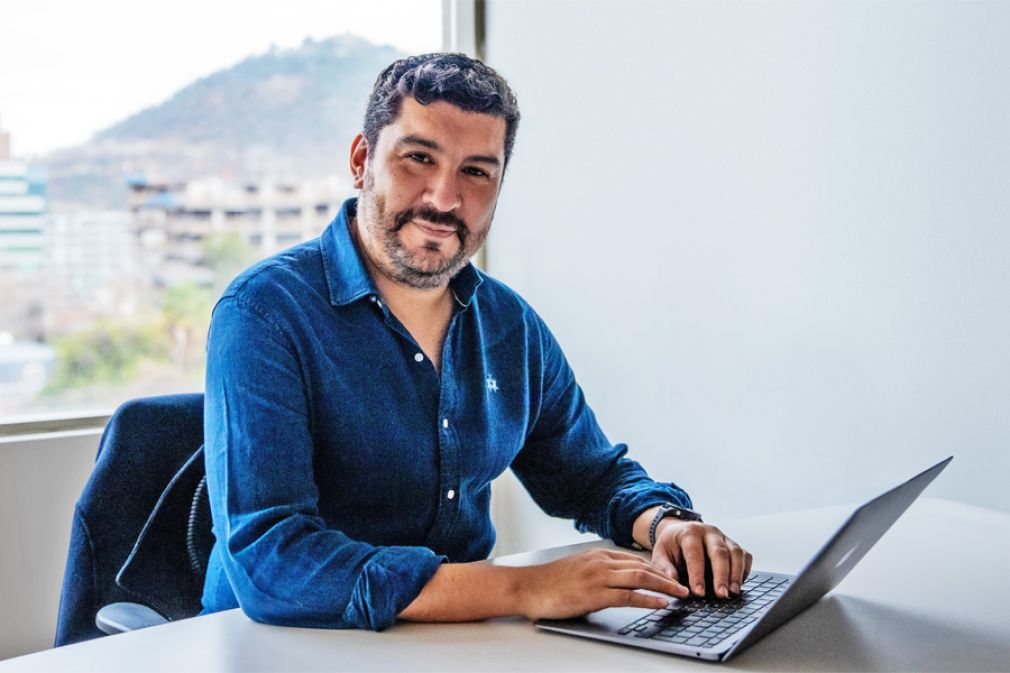Héctor Conejeros es nuevo director de consultoría en Raya
