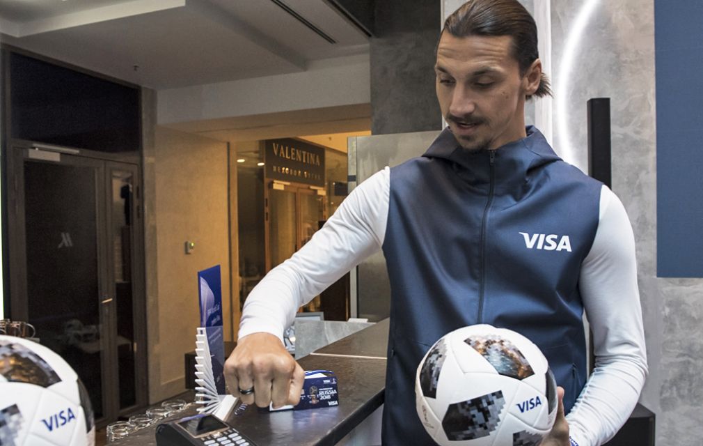 Zlatan cumple con los clientes de Visa en Rusia 2018
