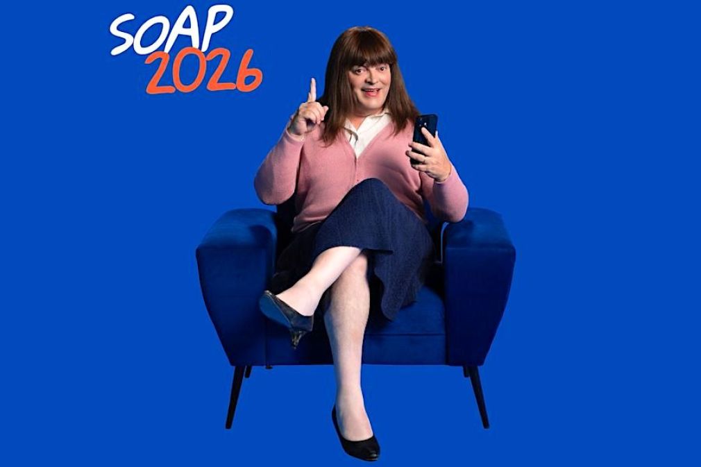 Elvira rompe “exilio mediático” para ayudar a entender el SOAP