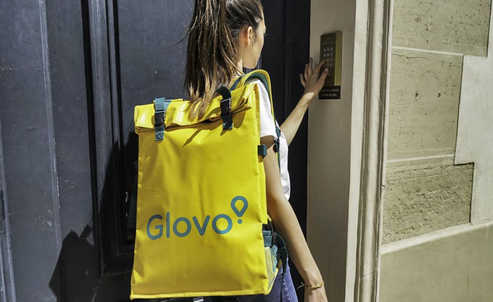 Glovo lanza suscripción mensual para multidelivery