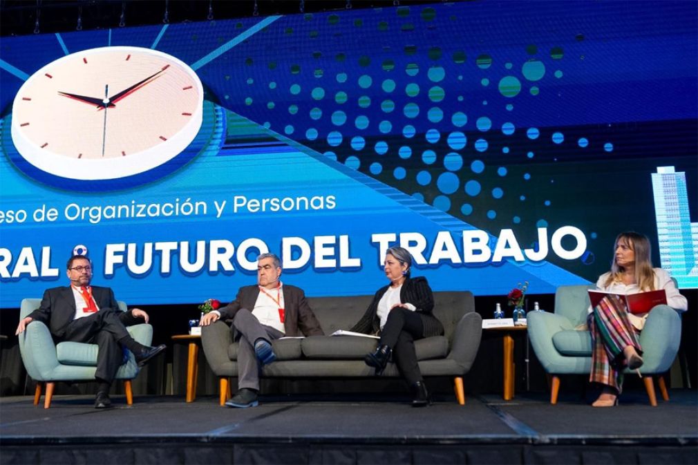 Urgencia laboral y futuro del trabajo en congreso de Icare