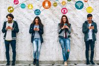 Soporte a trav&eacute;s de redes sociales y apps de mensajer&iacute;a