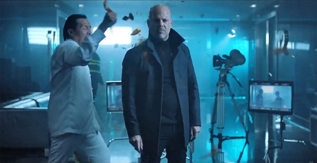 Doble de Bruce Willis se asocia a la Mutual de Seguridad