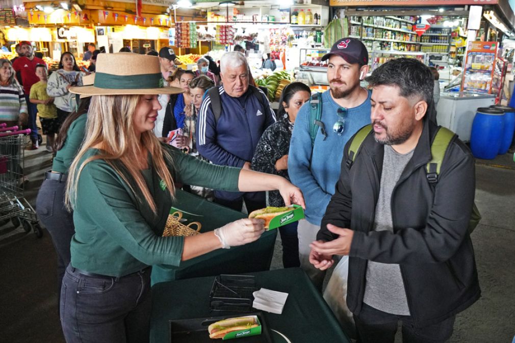 San Jorge celebr&oacute; el D&iacute;a del Completo en La Vega