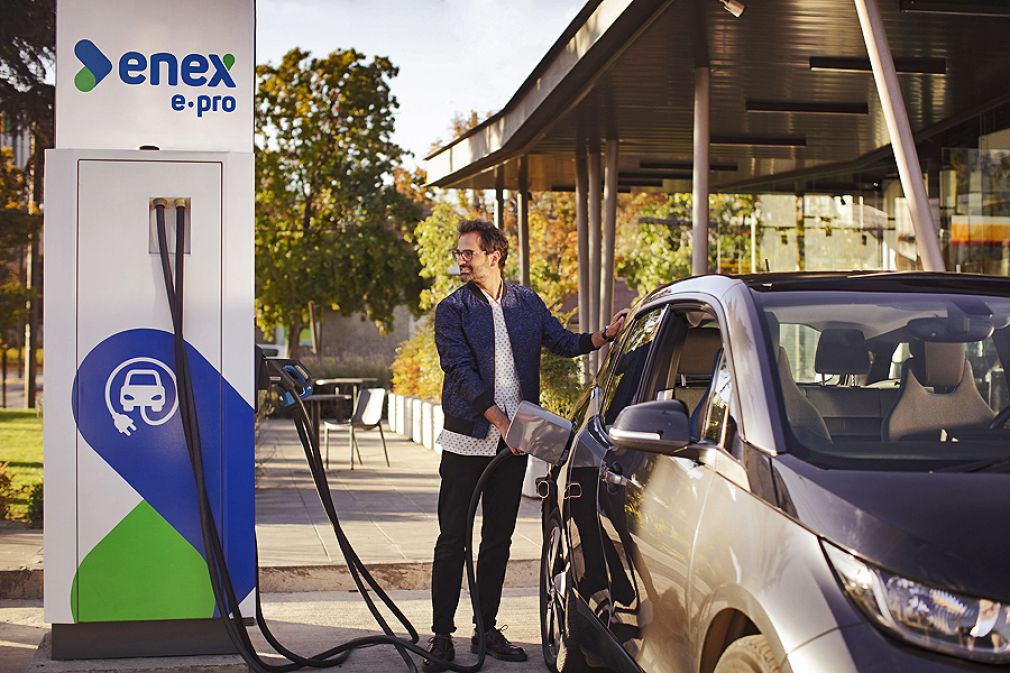 La campa&ntilde;a con que Enex saluda el regreso a lo de antes