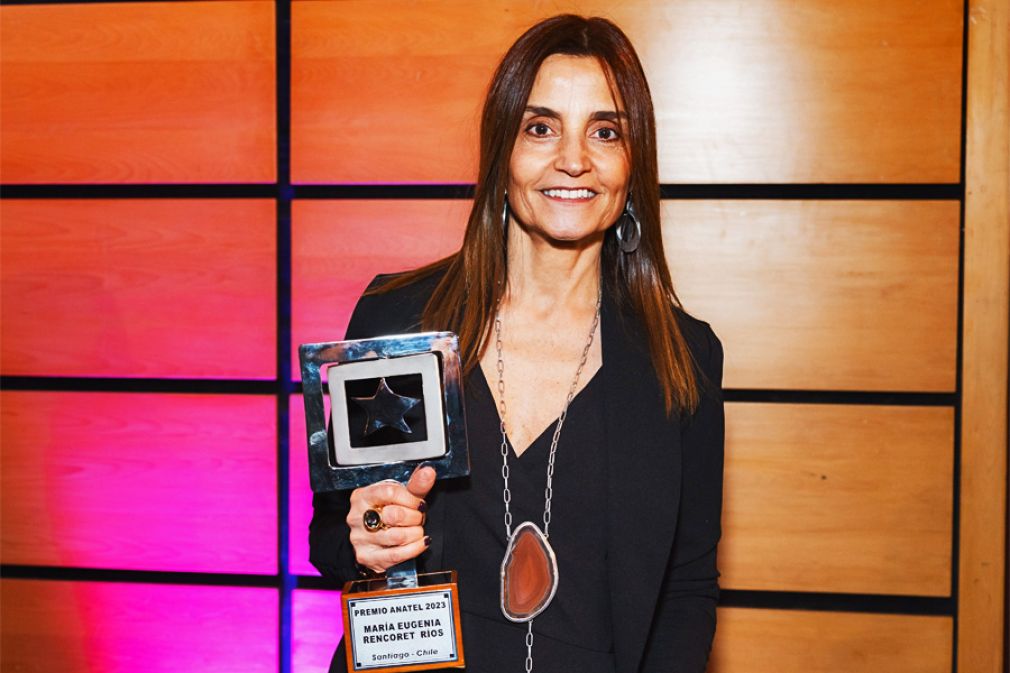 Mar&iacute;a Eugenia Rencoret recibe el Premio Anatel 2023