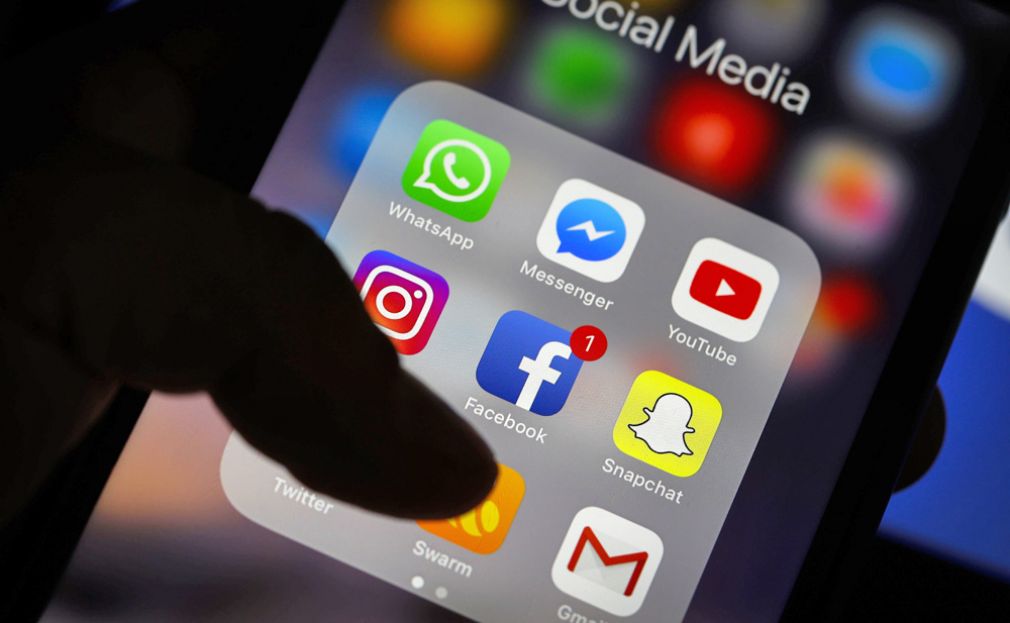 Facebook consolidaría chats de sus tres plataformas