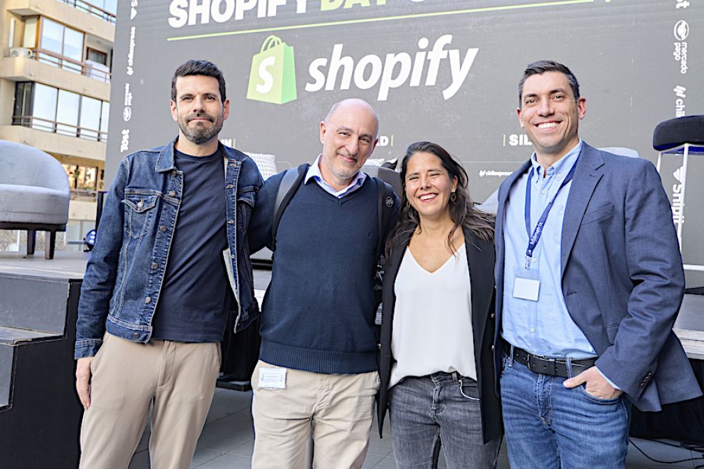 Antonio Martínez Bretón, George Lever, Kika Escobar y Tomás Varela