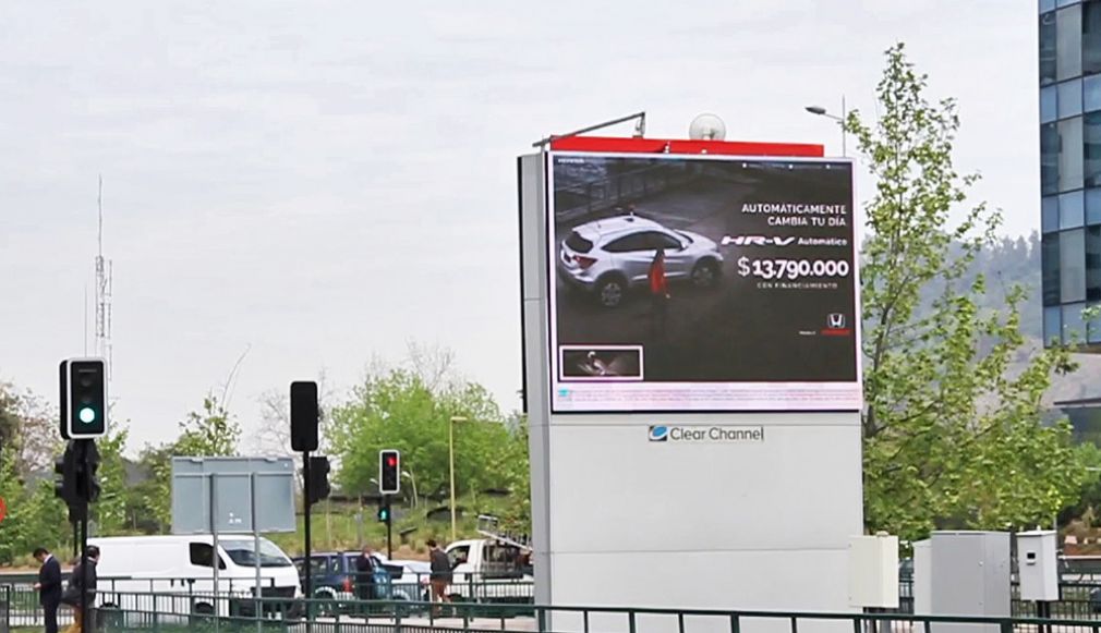 Campaña de Honda en pantallas Clear Channel