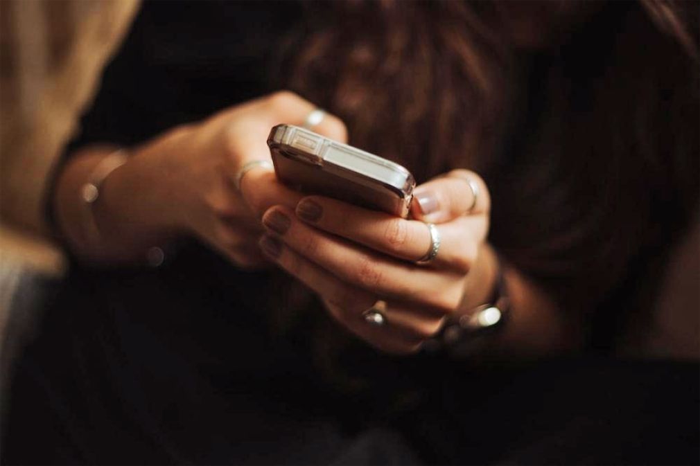 El peso de los asistentes de voz en la telefon&iacute;a m&oacute;vil